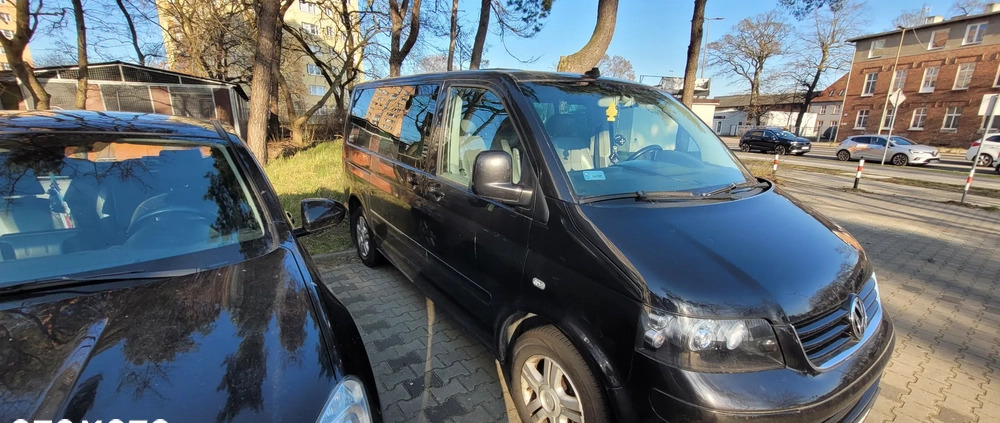 Volkswagen Multivan cena 38000 przebieg: 380000, rok produkcji 2005 z Świnoujście małe 37